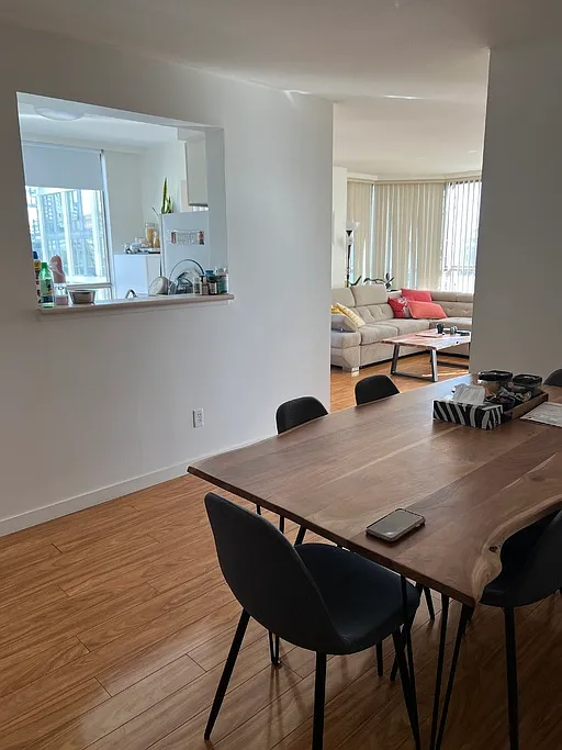 2 bed, 2.0 bath, 898 sqft, $3,325 — Photo 3