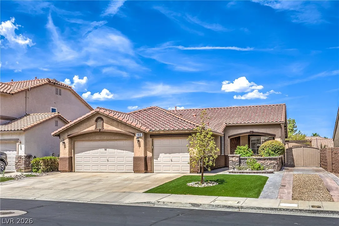 3 bed, 2.0 bath, 1444 sqft, $2,700 — Photo 1