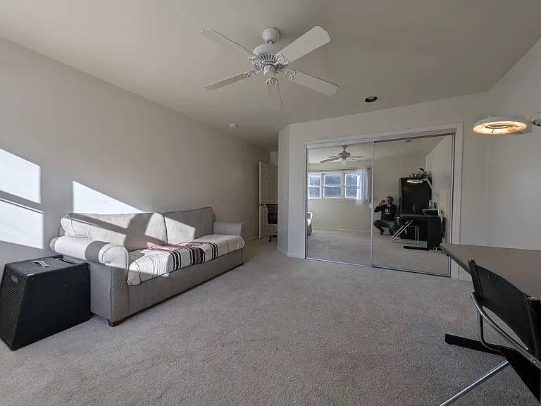 office/second bedroom
