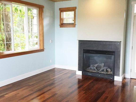 3rd image of 3915 Jackman St