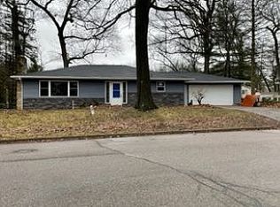 1217 Westlake Woods Dr, Springfield, MI 49037