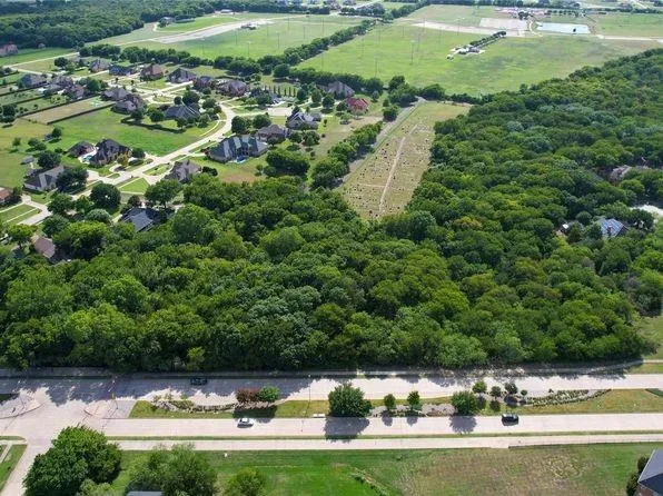 1557 Lake Ridge Pkwy, Cedar Hill, TX 75104