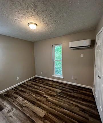 4th image of 434 Archwood Dr #3