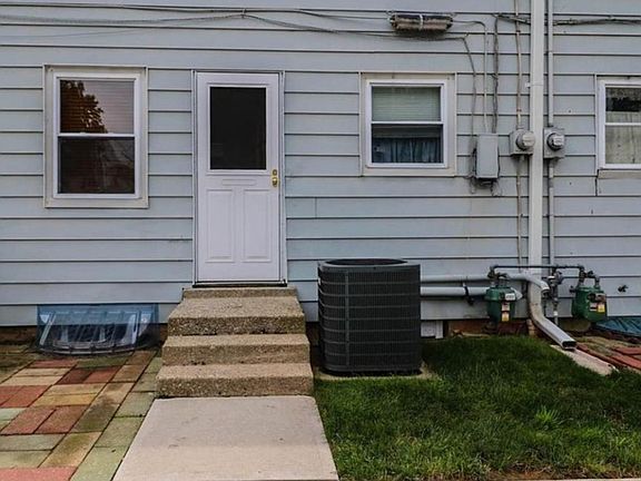 5th image of 166 Newman St #Townhouse