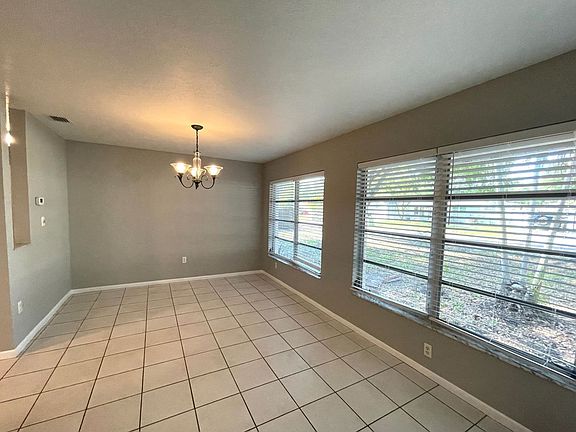 3rd image of 3883 Hawkeye Cir