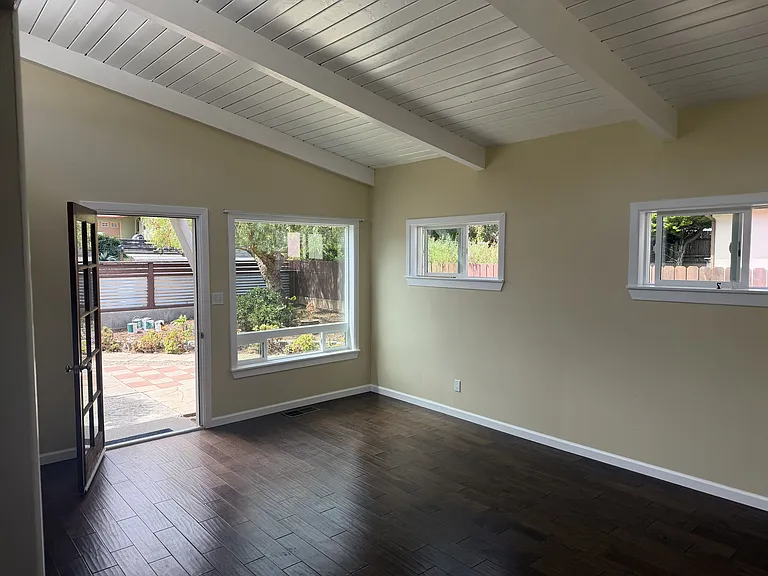 995 Carmel St — Photo 5