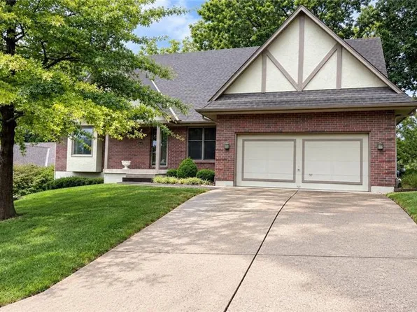 2414 SW Springcreek Ct, Blue Springs, MO 64015