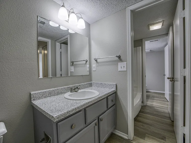 Pheasant Run Apartments — Photo 6