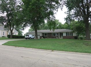115 E Evergreen St, Cameron, MO 64429