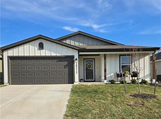 20212 W 194th St, Spring Hill, KS 66083