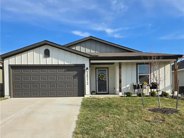 20212 W 194th St, Spring Hill, KS 66083