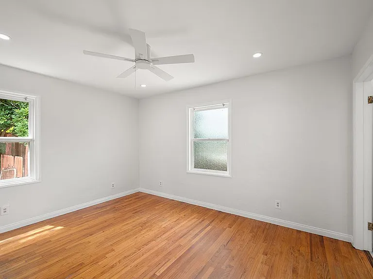 7170 Hybeth Dr — Photo 13
