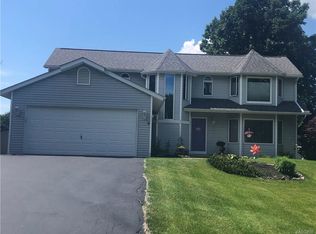 4410 Westwood Rd, Williamsville, NY 14221