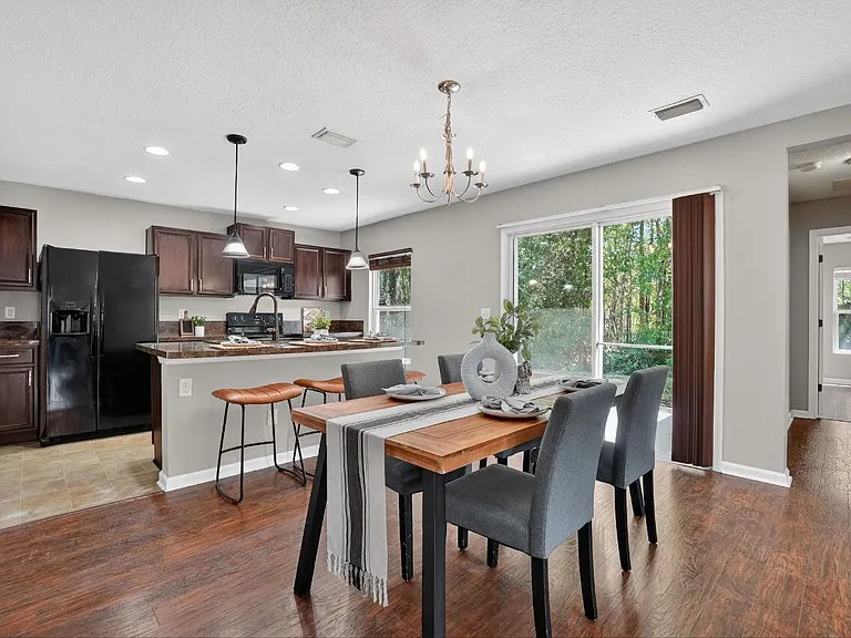 12190 Alexandra Dr — Photo 10