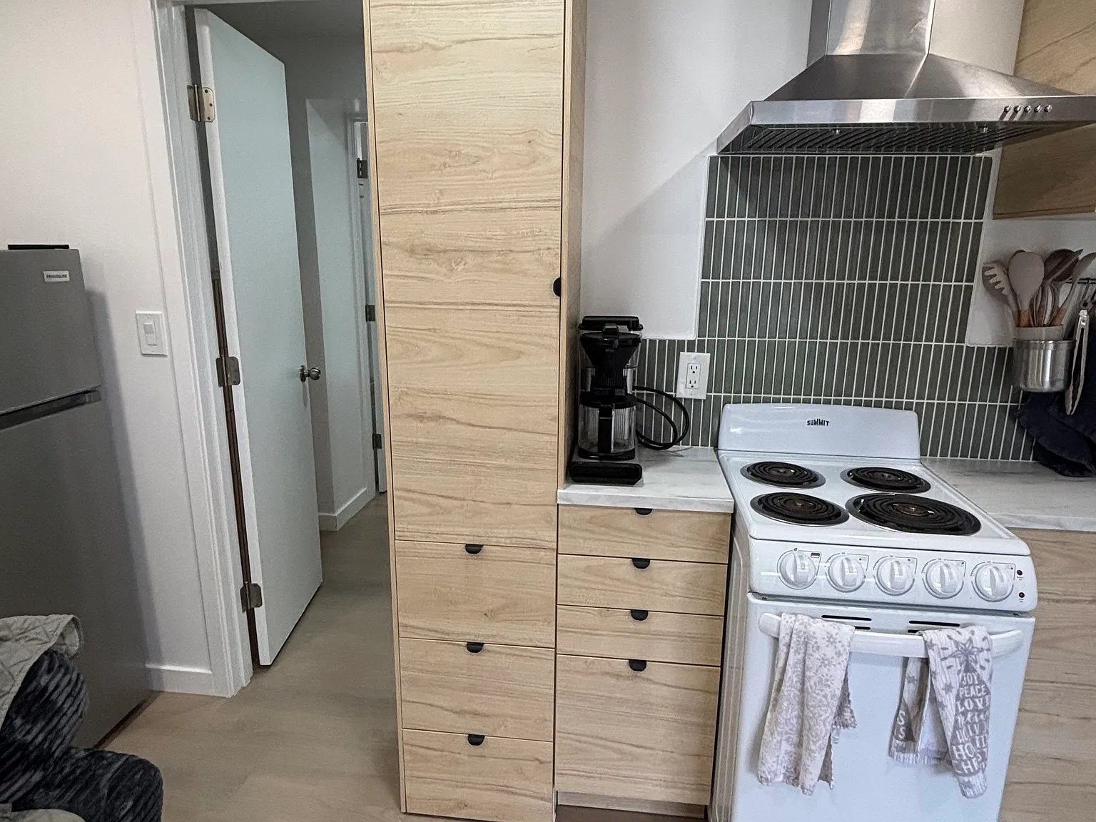 1 bed, 1.5 bath, 500 sqft, $1,300 — Photo 4