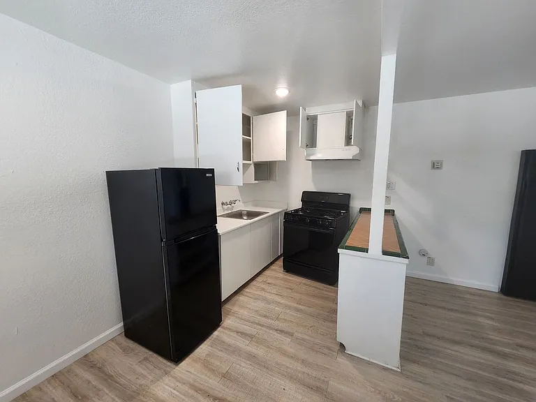 5630 53rd St #2 — Photo 3