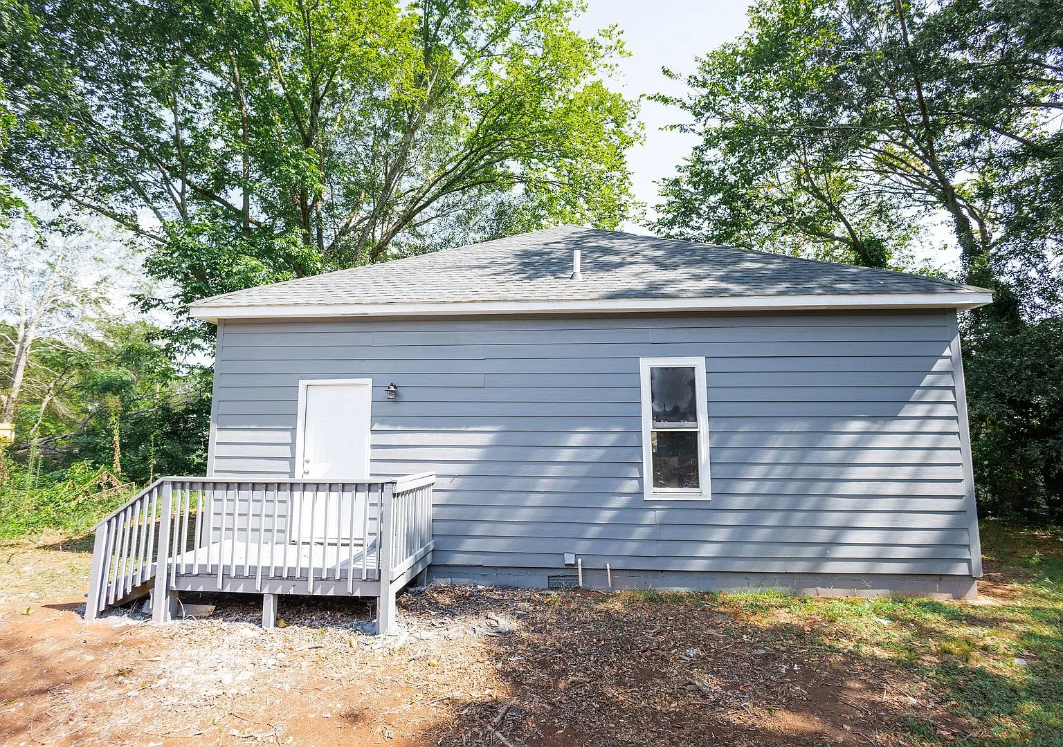 Move-in special: 218 East Tinsley - 4BR and 1 BATH — Photo 3
