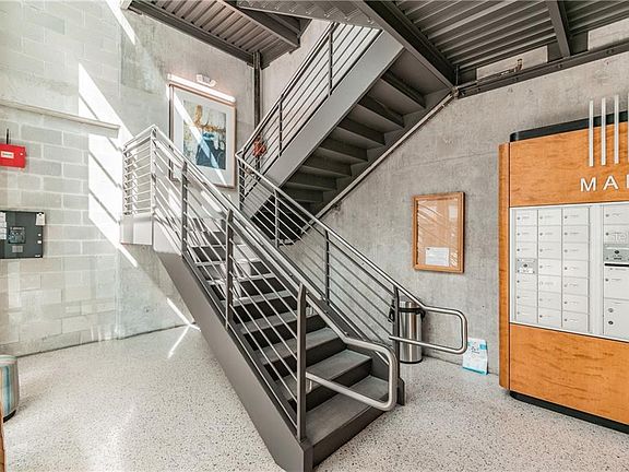 5th image of 1212 E Whiting St Unit 305
