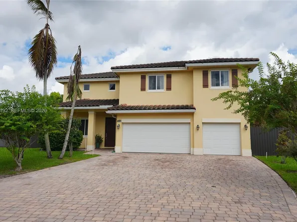 13261 SW 209th St, Miami, FL 33177