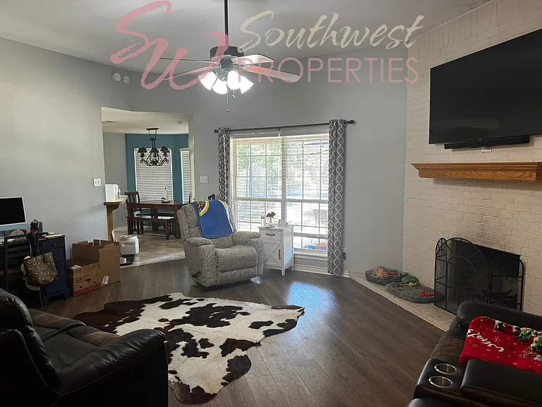 1449 Oakwood Dr — Photo 5