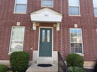 911 Rolling Thunder Dr, O'Fallon, MO 63368
