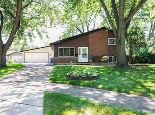 586 Yorktown Rd, Chicago Heights, IL 60411