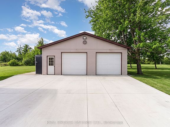 3rd image of 13382 Torbram Rd