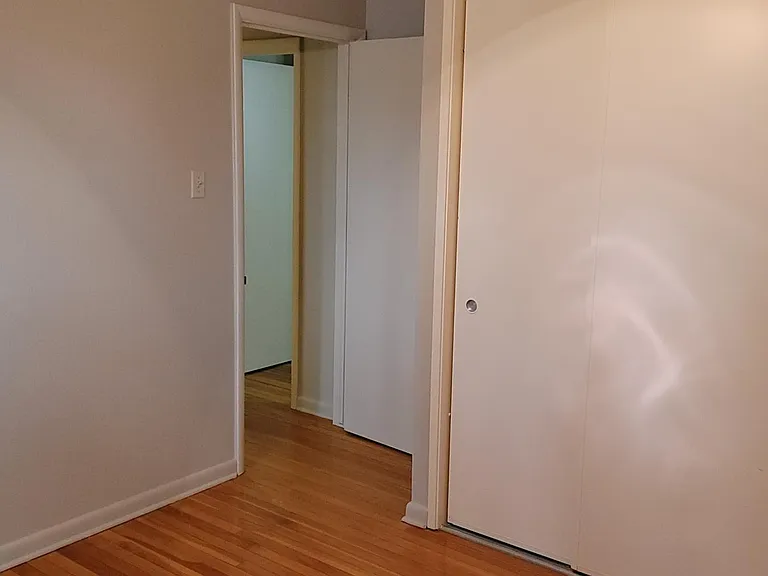240 Country Club Blvd #B — Photo 17