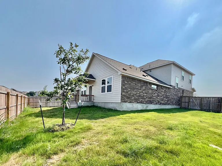 1606 Misty Elm St — Photo 36
