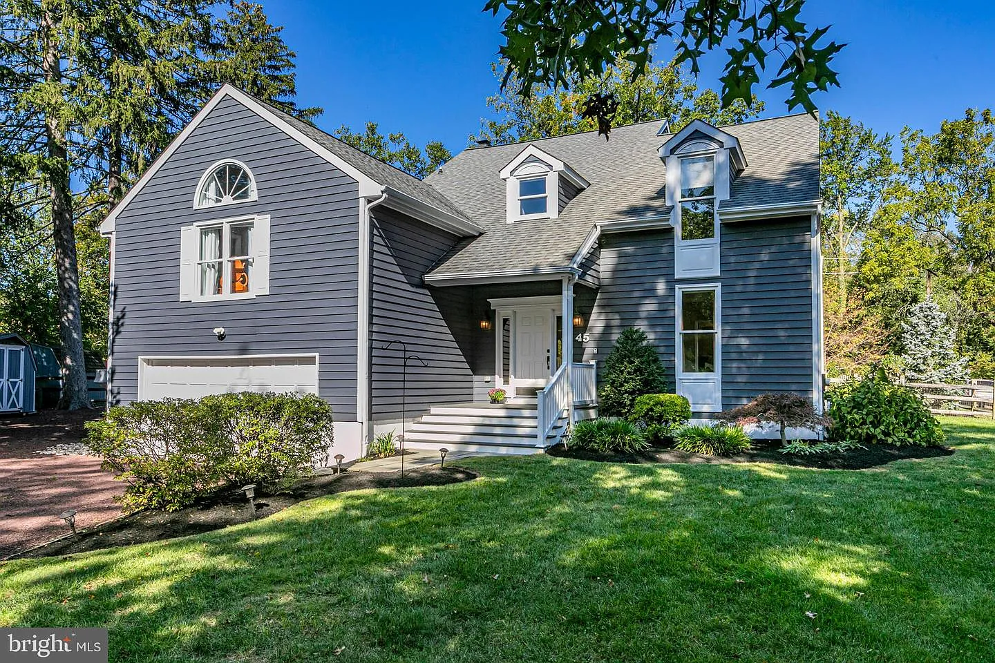 45 Willow Rd photo 1