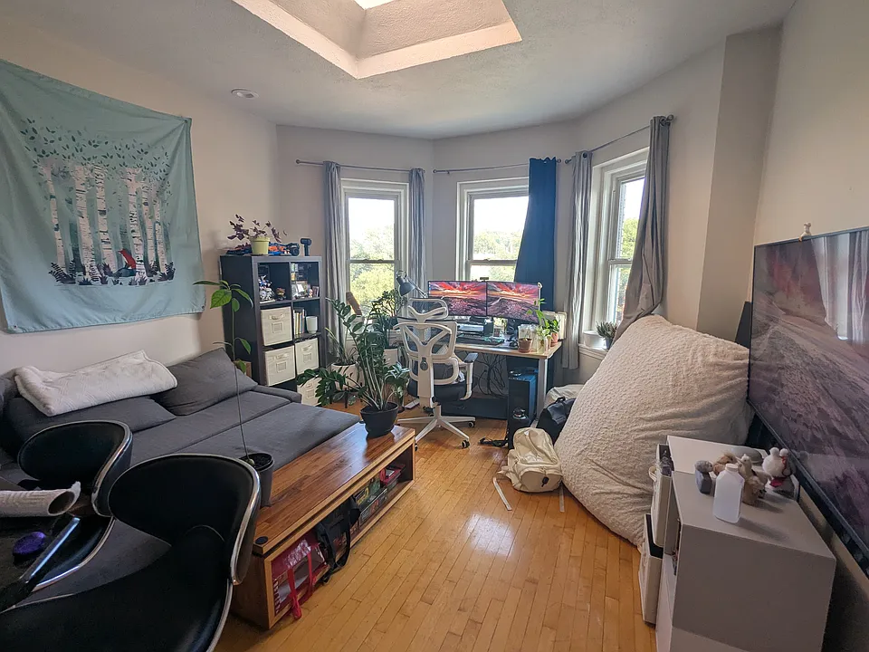 1427 Commonwealth Ave #505