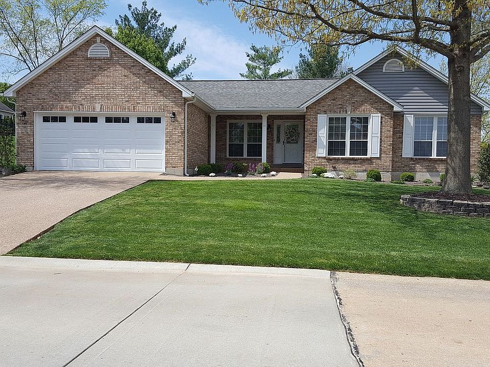 2nd image of 703 Hilton Park Dr