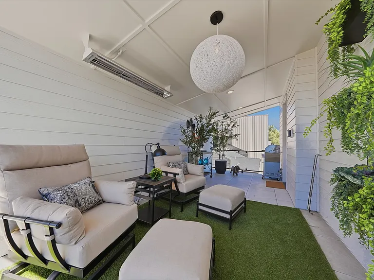 330 NE Quimby Ave #2 — Photo 27