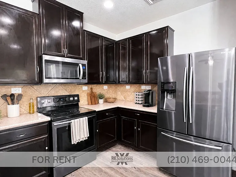 939 Spello Cir — Photo 24