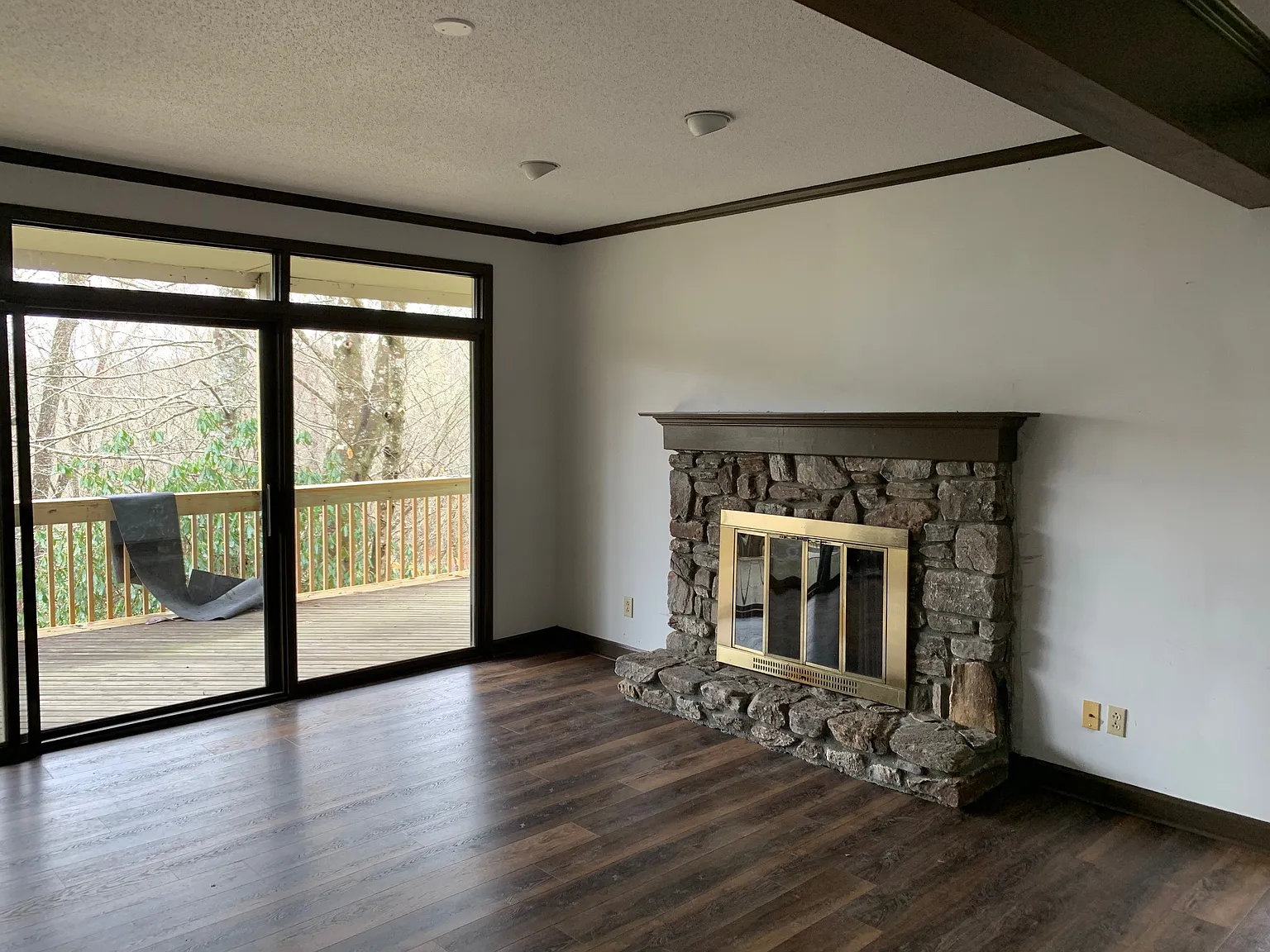 2 bed, 1290 sqft, $1,700 — Photo 2