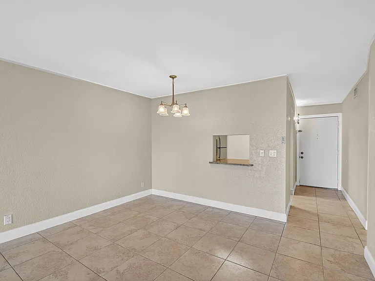 2615 NE 1st Ct #312 — Photo 11