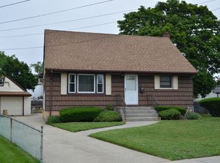 40 Robert Rd, Inwood, NY 11096