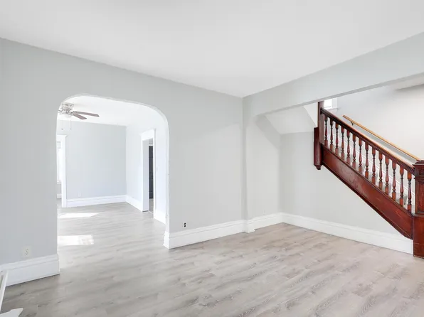 822 Charles Ave, Saint Paul, MN 55104