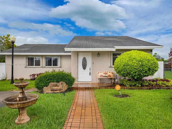 15940 SW 302nd Ter, Homestead, FL 33033