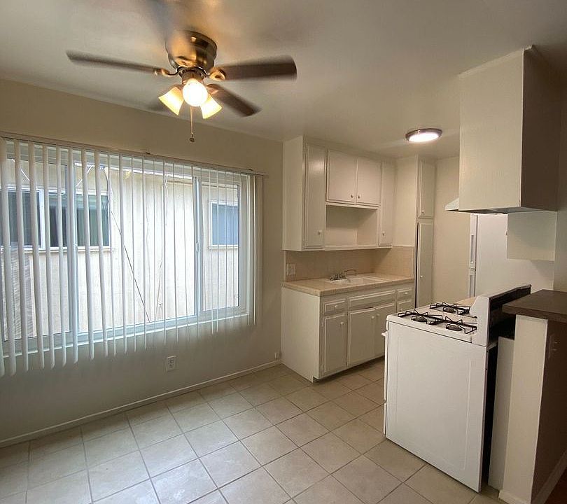 1st image of 12730 Matteson Ave APT 10