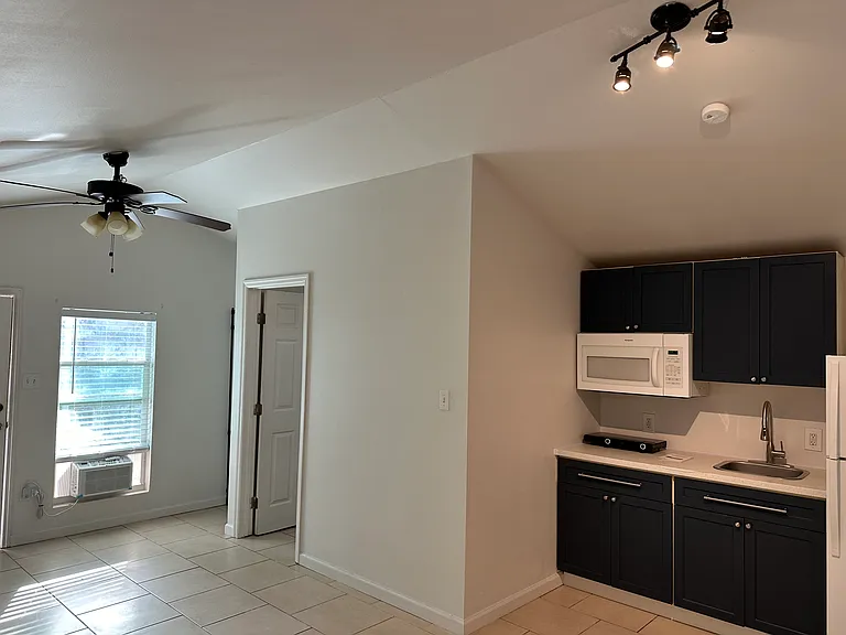 E Mulberry Dr — Photo 2