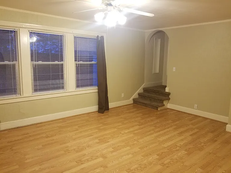 1516 Irvine Ave NW — Photo 4