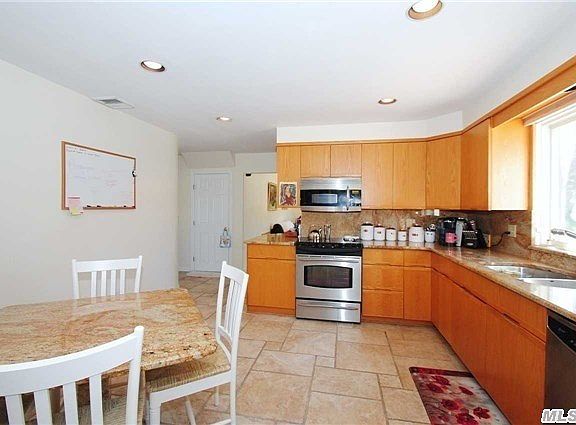 2nd image of 37 Wintergreen Dr