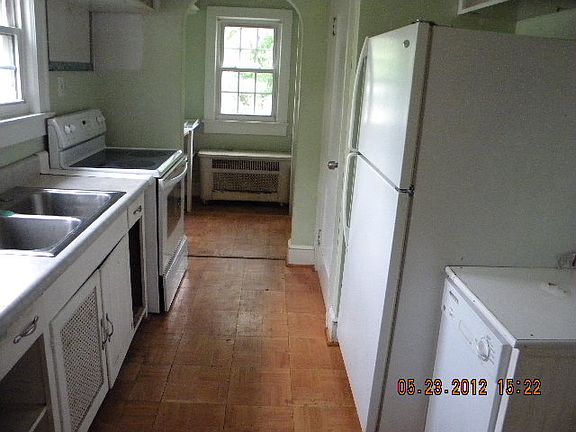 5th image of 201 Junkin St