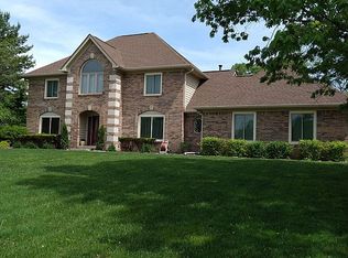 877 Valley Way Rd, Greenwood, IN 46142