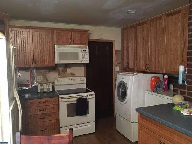 2nd image of 36 Farmbrook Dr