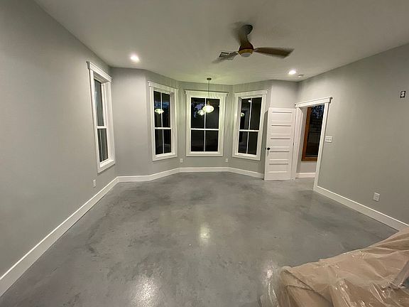 4th image of 849 Camelia Ct