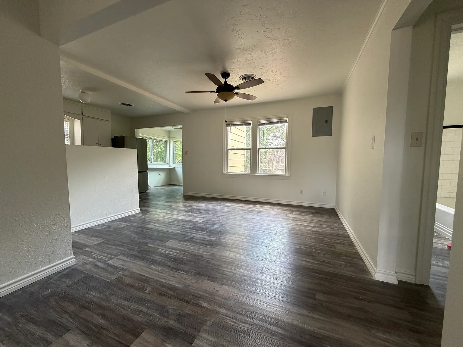 3 bed, 1161 sqft, $1,200 — Photo 4