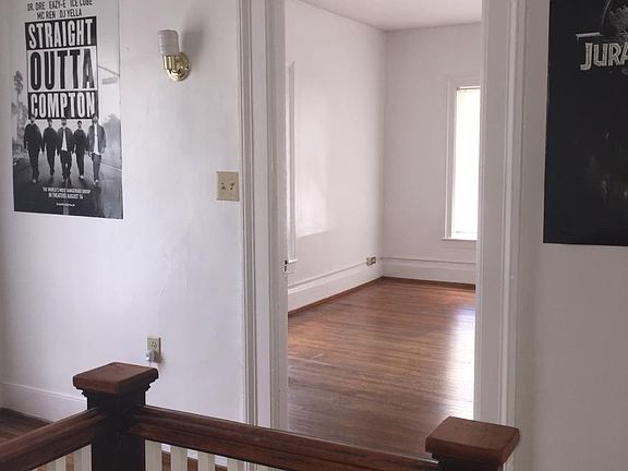 View across upstairs landing to bedroom