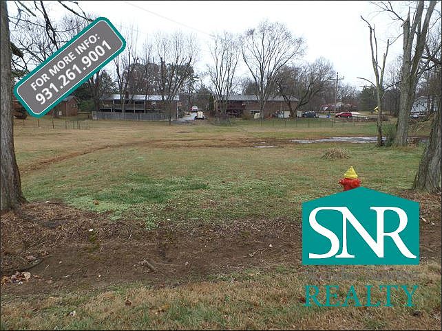 1st image of 955 Hawthorn Dr